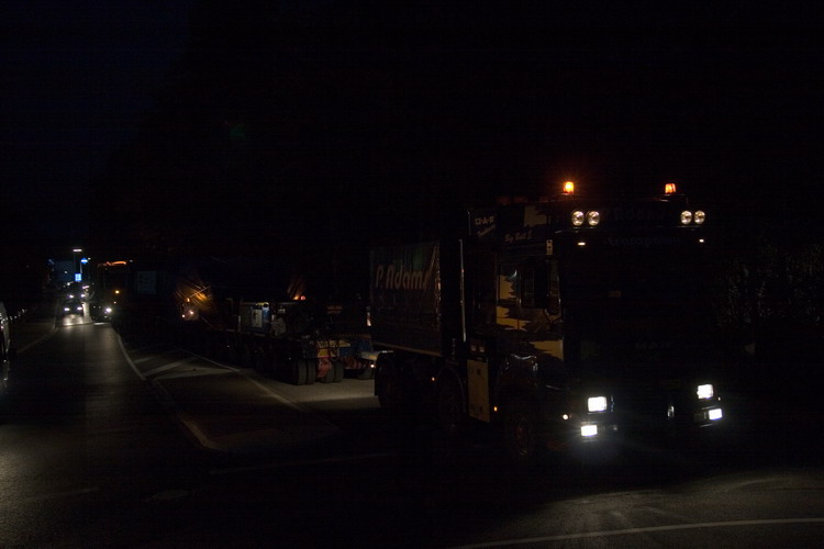 Adams MAN F 2000 mit Walzenständer