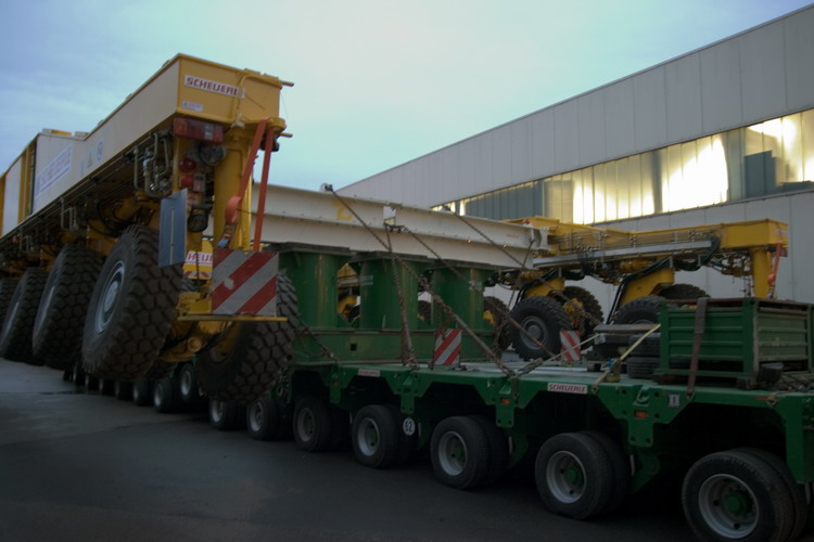 Kübler Scheuerle Interkombi mit ALMA Antennentransporter