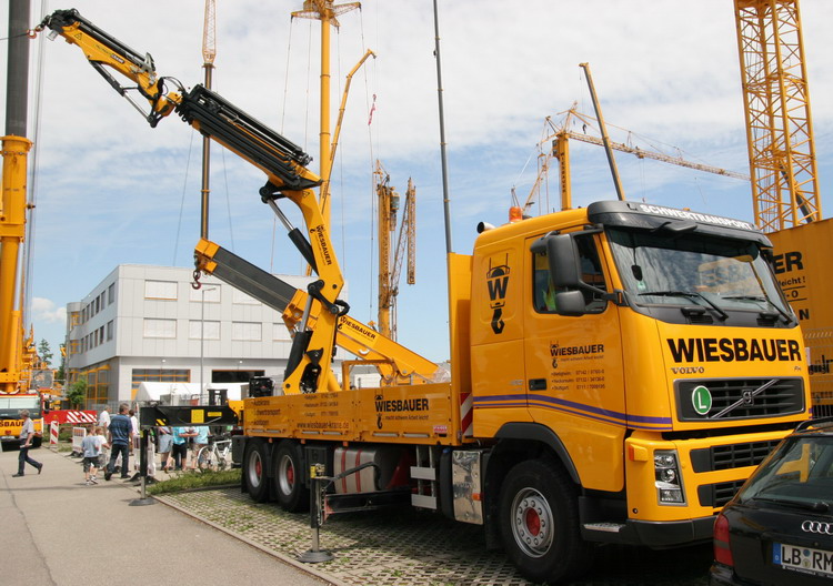 Wiesbauer Volvo FH 12 480 mit Pritsche und Ladekran