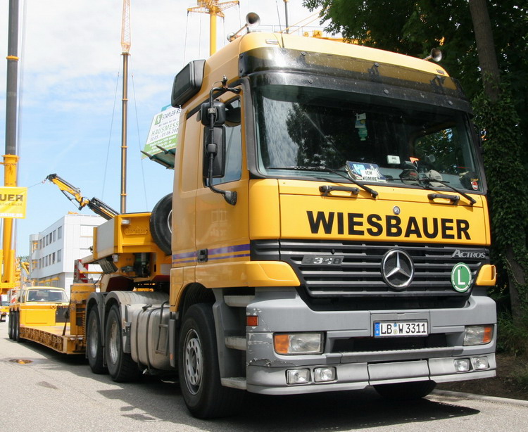 Wiesbauer MB Actros 3348 mit Nooteboom Pendel-X-Auflieger