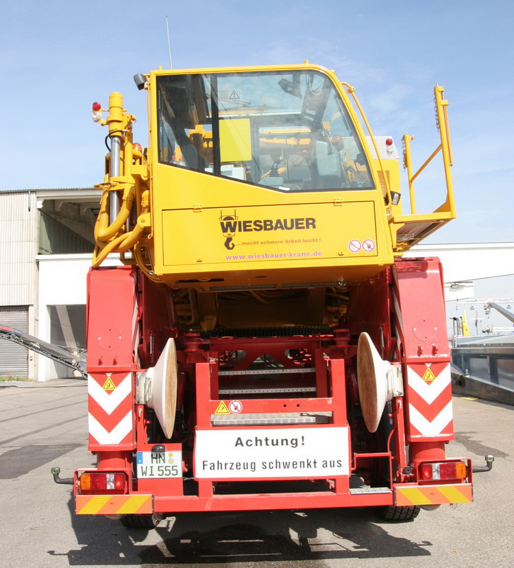 Heckansicht Wiesbauer AC 500-2