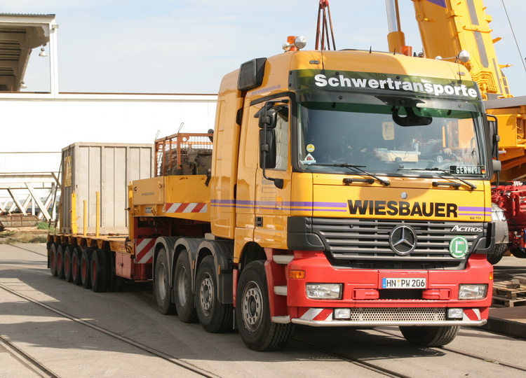 Wiesbauer Actros Schwerlastzugmaschine mit Semiauflieger