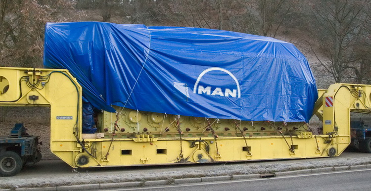 Goldhofer Kesselbrücke mit MAN Schiffsdieselmotor