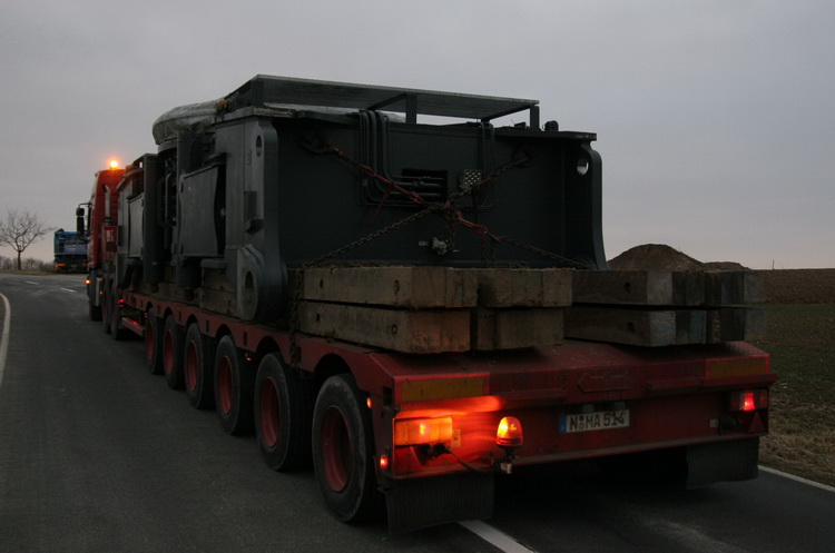 Markewitsch MB Actros mit Nooteboom Semiauflieger