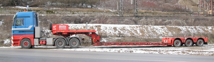 Betzitza MB Actros mit Tiefbettauflieger