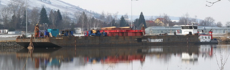 Mammoet Ponton Zeevang mit Schubschiff Alaska