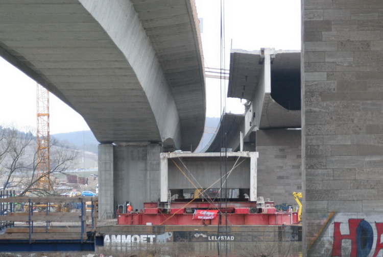 Demontierte Autobahnbrücke Randersacker