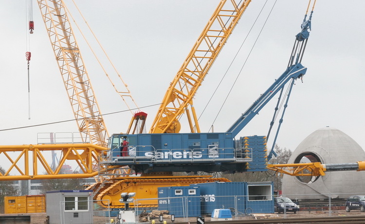 Grundgerät Sarens Terex CC 9800-1