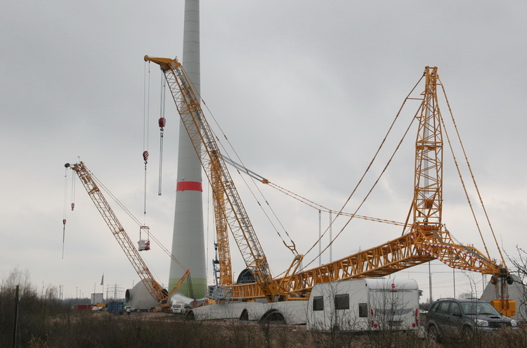 Sarens 9800-1 und Bracht CC 1500 und Sennebogen Starlifter 4400