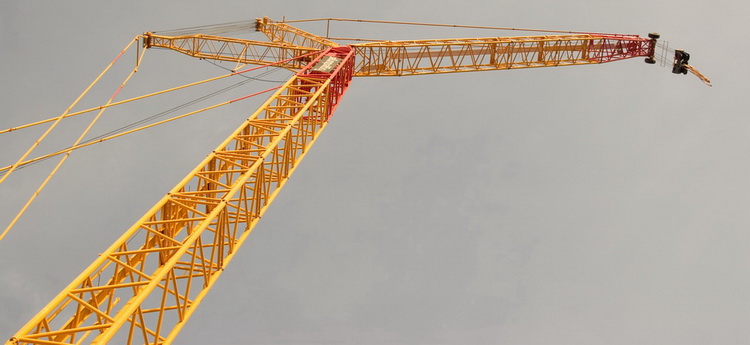 Hauptmast und Wippspitze Toggenburger Terex CC 2500-1