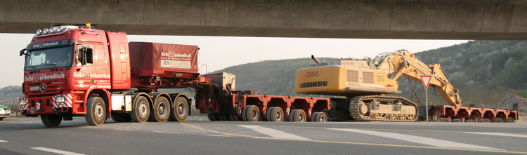 Markewitsch Actros 4160 mit Scheuerle Interkombis und Ruppert Liebherr 964
