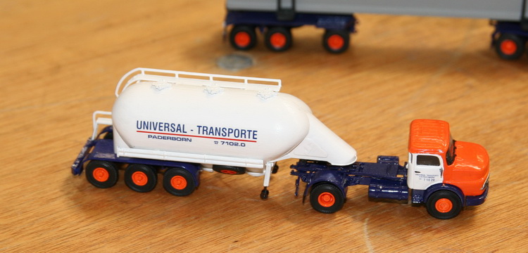 Thomas Bigeschke: Universal Silosattelzug