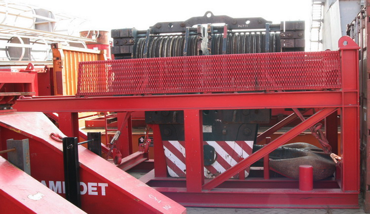 Mammoet Hakenflasche in Transportrahmen