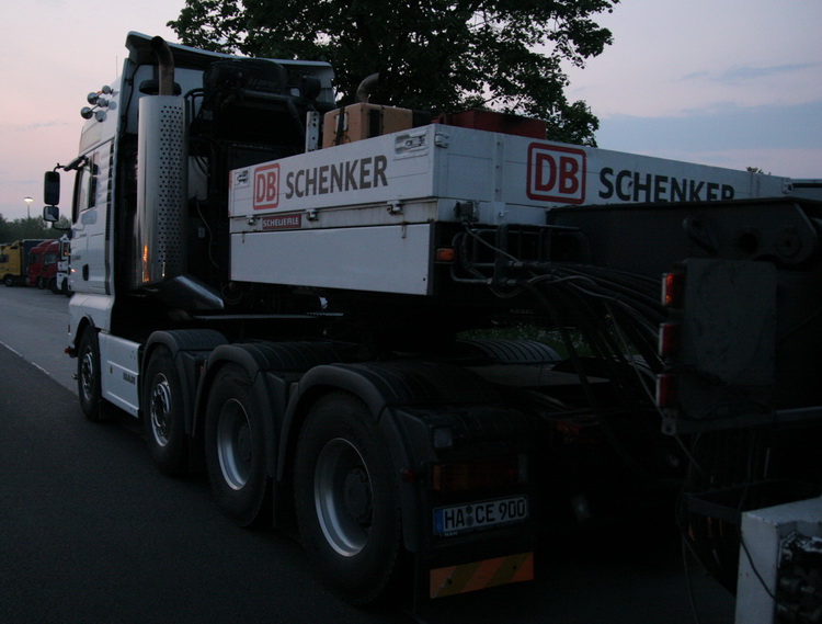 Schenker MAN TGA 41.660 mit Liebherr HS 885