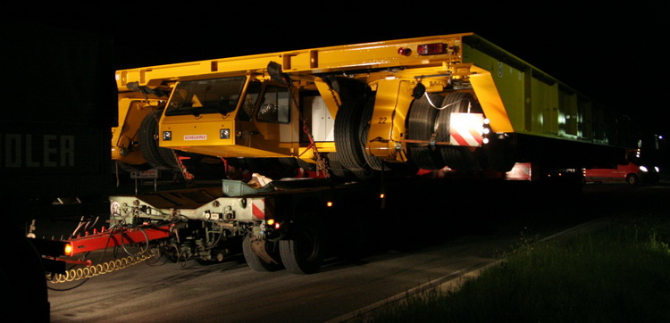 Copyright: www.olli80.de Scheuerle Werfttransporter