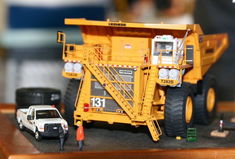 Timo Bachhuber: Liebherr T282B