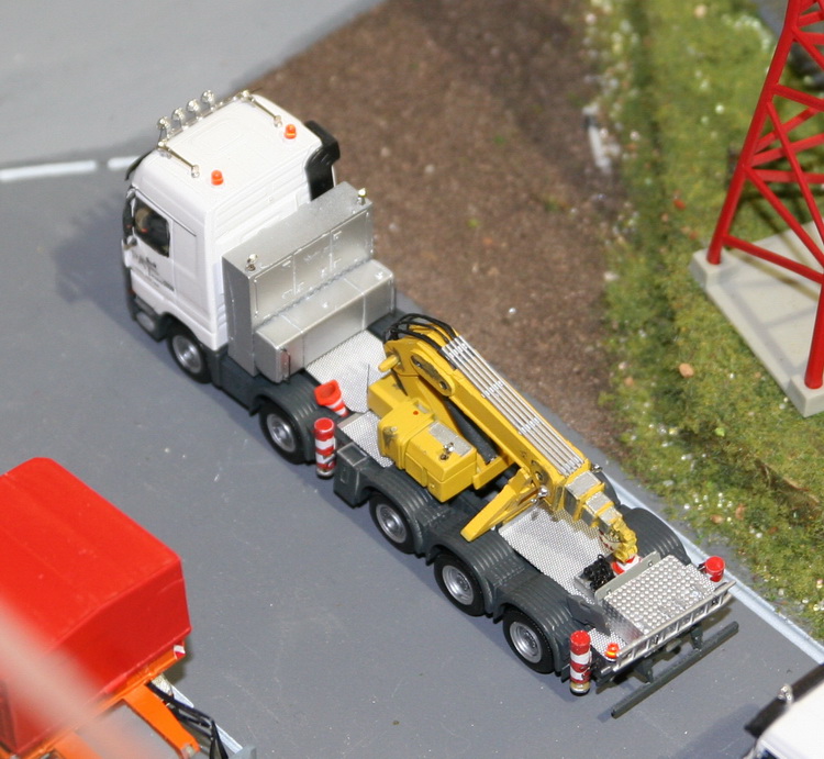 Peter Aschauer: Zugmaschine mit Mannkorb