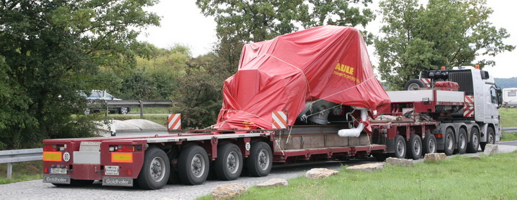 Paule MB Actros 4160 mit Goldhofer THP Tiefbettauflieger mit Generator - Copyright: www.olli80.de