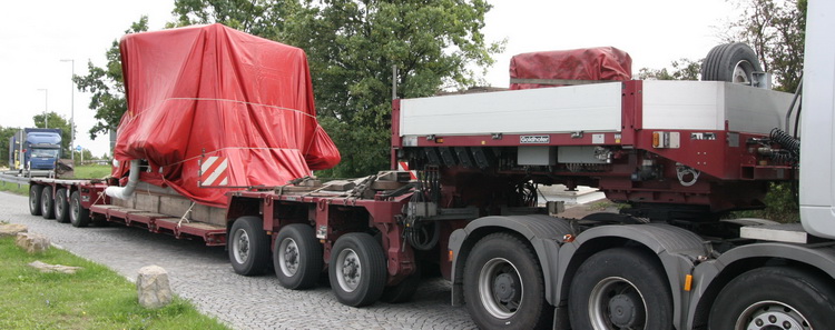 Paule MB Actros 4160 mit Goldhofer THP Tiefbettauflieger mit Generator - Copyright: www.olli80.de