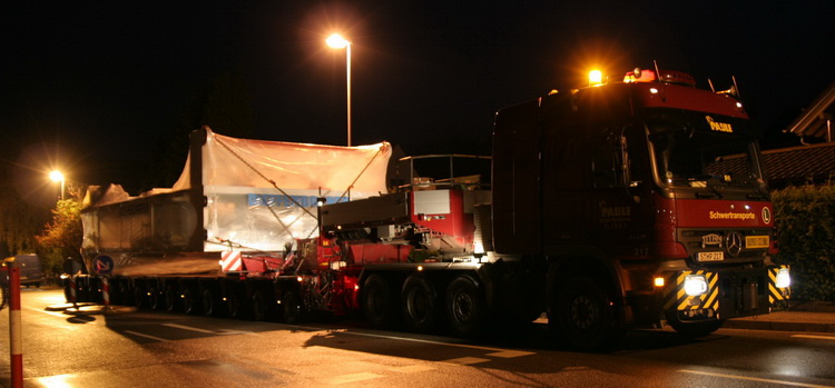 Paule MB Actros 4160 mit Goldhofer THP mit Presse - Copyright: www.olli80.de