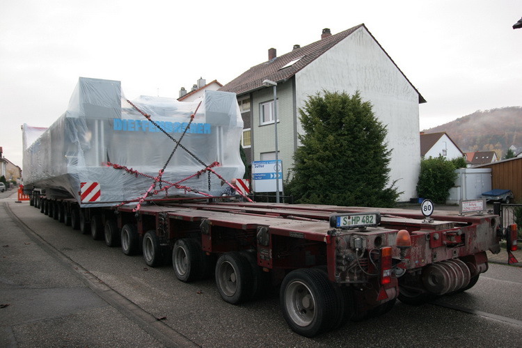 Paule MB Actros 4160 mit Goldhofer THP Auflieger mit Presse - Copyright: www.olli80.de