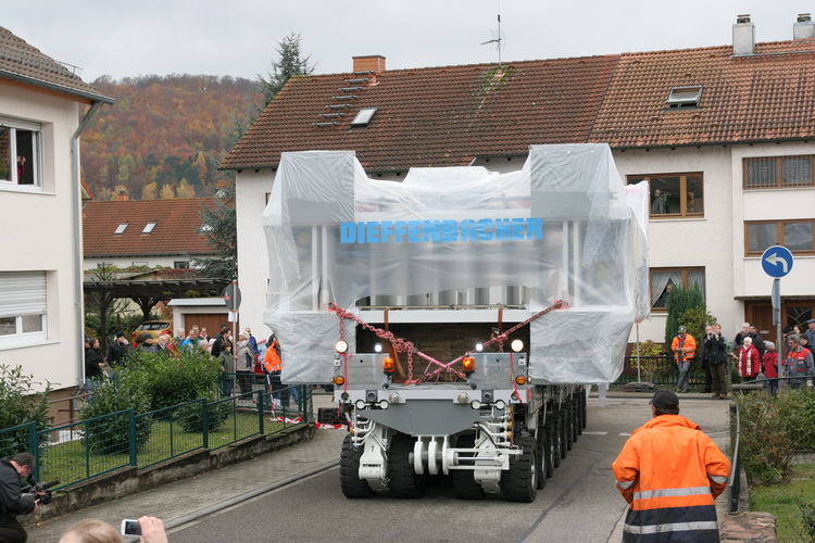Multilift Scheuerle spmt mit Presse - Copyright: www.olli80.de
