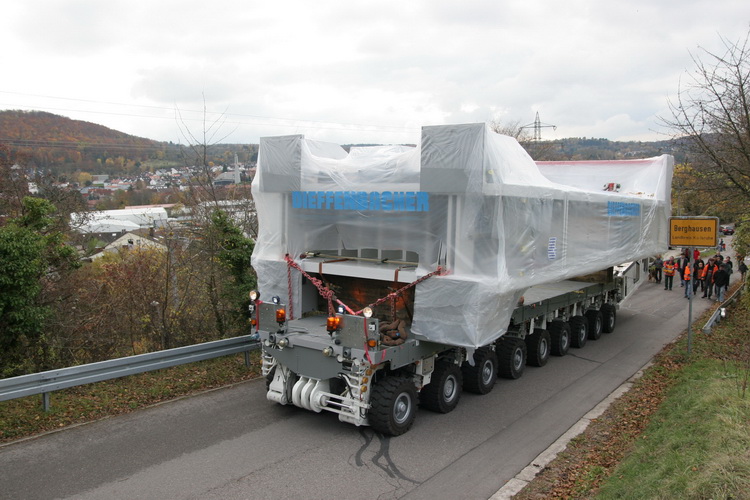 Multilift Scheuerle spmt mit Presse - Copyright: www.olli80.de