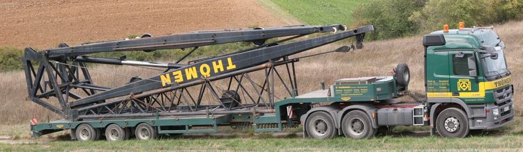 Thömen Actros MP 3 mit Semiauflieger und Wipplenker  - Copyright: www.olli80.de