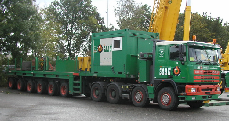 Saan DAF mit Nooteboom Ballastauflieger