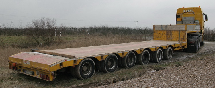 Steil MAN TGX 33.540 mit Semiauflieger - Copyright: www.olli80.de