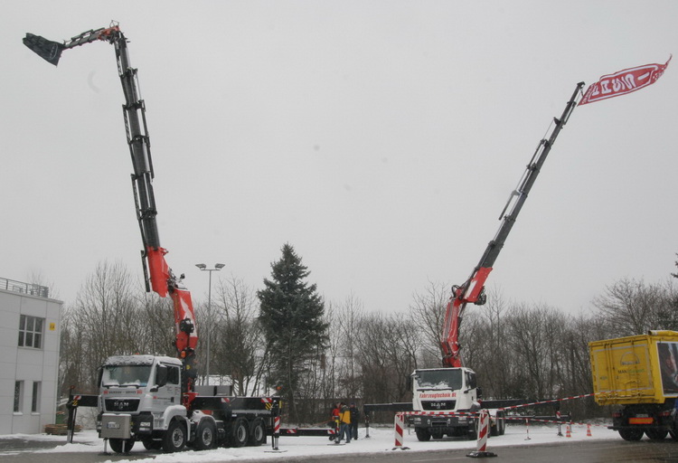 MAN TGS mit Ladekranen - Copyright: www.olli80.de