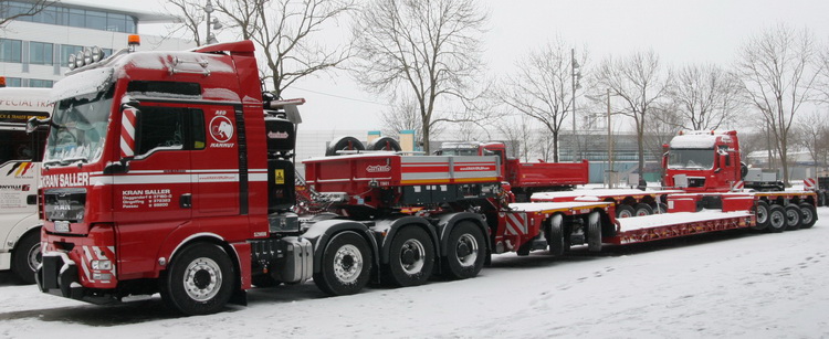 Saller MAN TGX 41.680 mit Nooteboom Pendel-X - Copyright: www.olli80.de