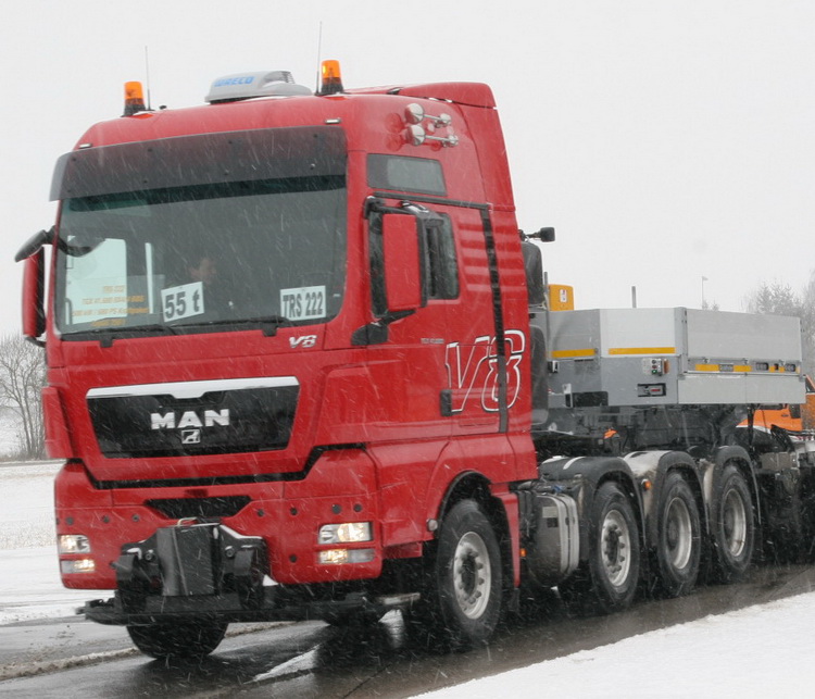 MAN TGX 41.680 mit Goldhofer Achslinien - Copyright: www.olli80.de