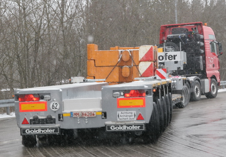 MAN TGX 41.680 mit Goldhofer Achslinien - Copyright: www.olli80.de