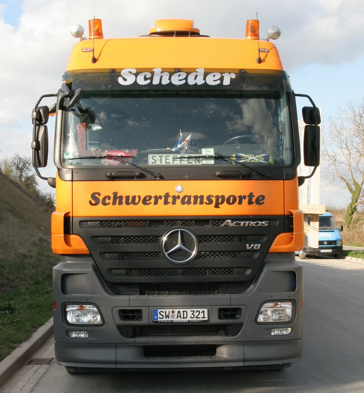Scheder Actros MP II 3255 - Copyright: www.olli80.de