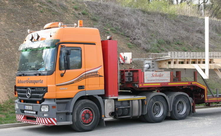 Scheder Actros MP II 3354 - Copyright: www.olli80.de