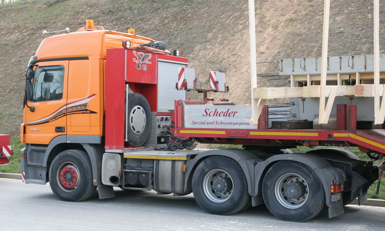 Scheder Actros MP II 3354 - Copyright: www.olli80.de