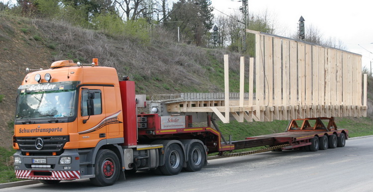 Scheder Actros MP II 3354 mit Nooteboom Semiauflieger - Copyright: www.olli80.de