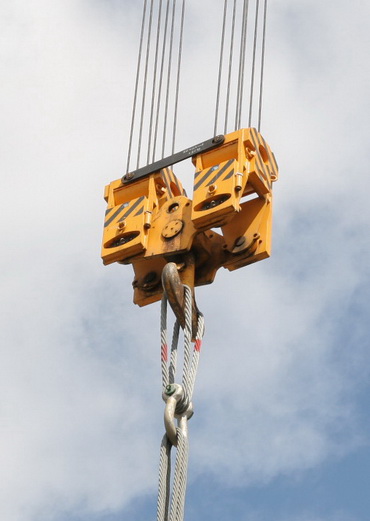 Hakenflasche Sarens CC 2800-1 - Copyright: www.olli80.de
