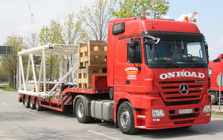 Onroad mit Terex Gittermastteil - Copyright: www.olli80.de