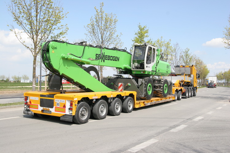 Volvo Hermann Wackersdorf mit Sennebogen Umschlaggerät - Copyright: www.olli80.de