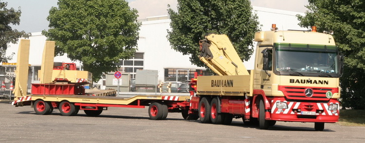 Baumann Actros Pritschen-LKW - Copyright: www.olli80.de