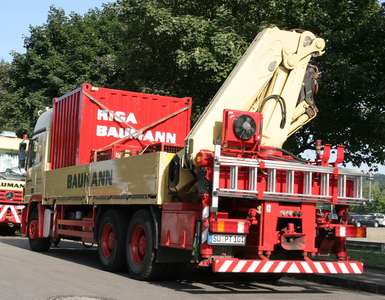 Baumann Actros Pritschen-LKW - Copyright: www.olli80.de