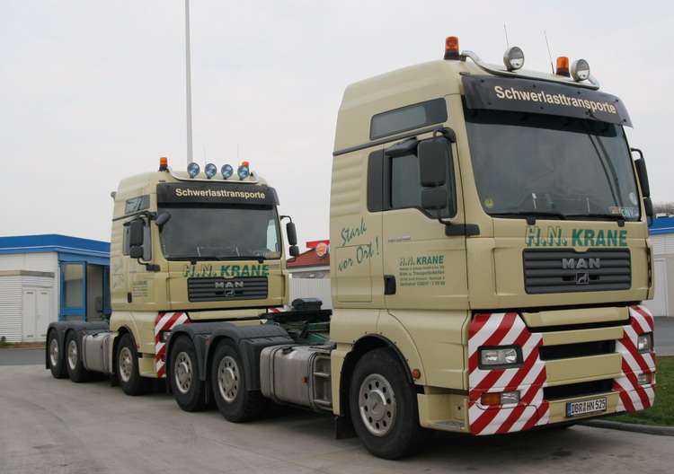 Zwei MAN TGA der Firma H.N.Krane