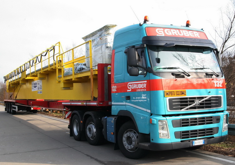 Gruber Volvo mit Kranbahn