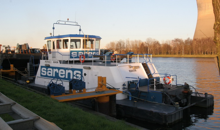 Sarens Schubschiff  - Copyright: www.olli80.de