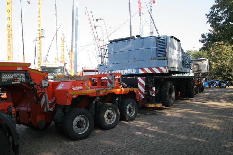 Zwagerman Volvo mit Nooteboom Pendel-X  - Copyright: www.olli80.de