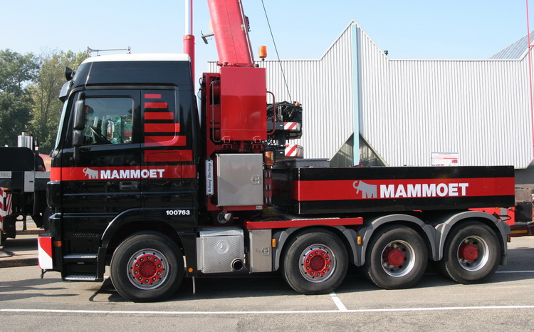 Mammoet Actros MP 3 4165 - Copyright: www.olli80.de