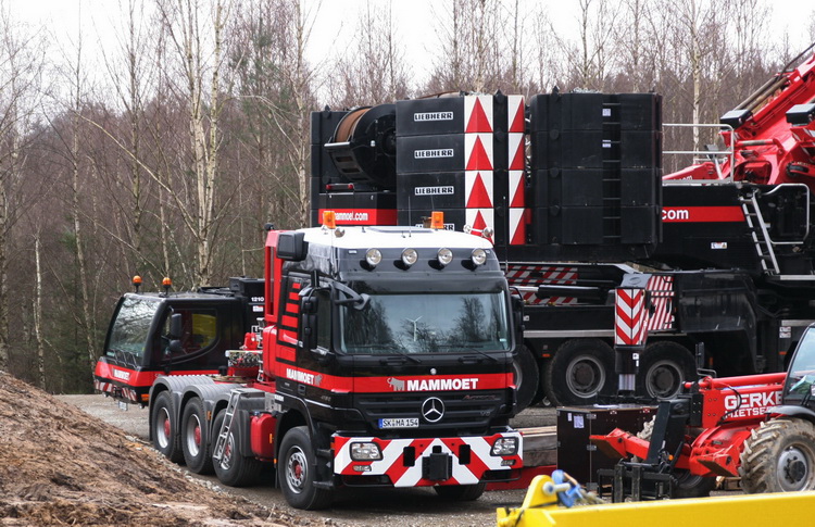 Mammoet Actros MP 2  - Copyright: www.olli80.de