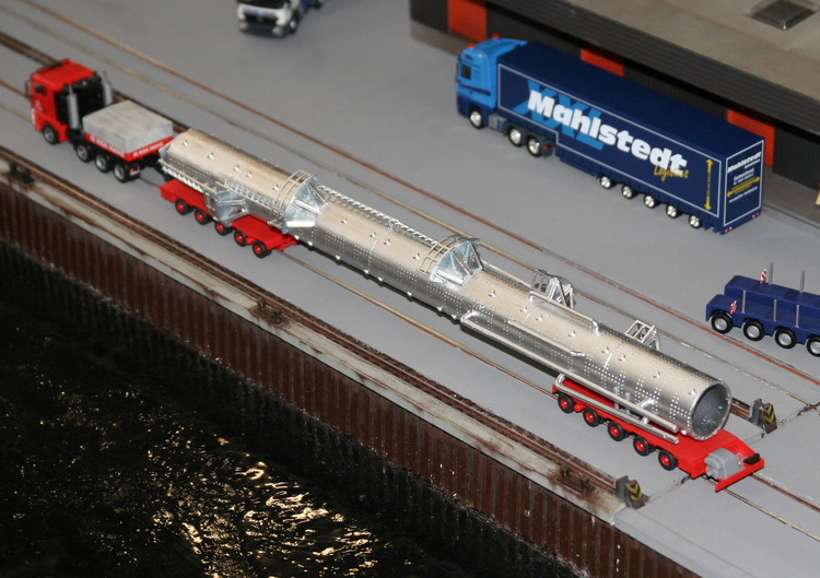 Mark Meyerdiecks: Kolonnentransport - Copyright: www.olli80.de